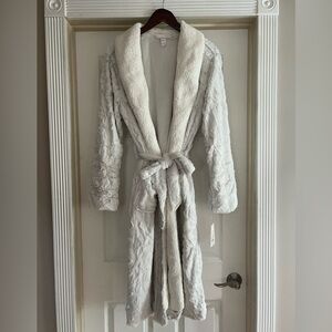 Stars Above Cozy Faux Fur Cream Robe